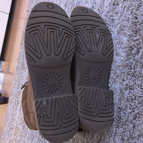 UGG Quincy Chestnut Boots - Picture 14 of 16